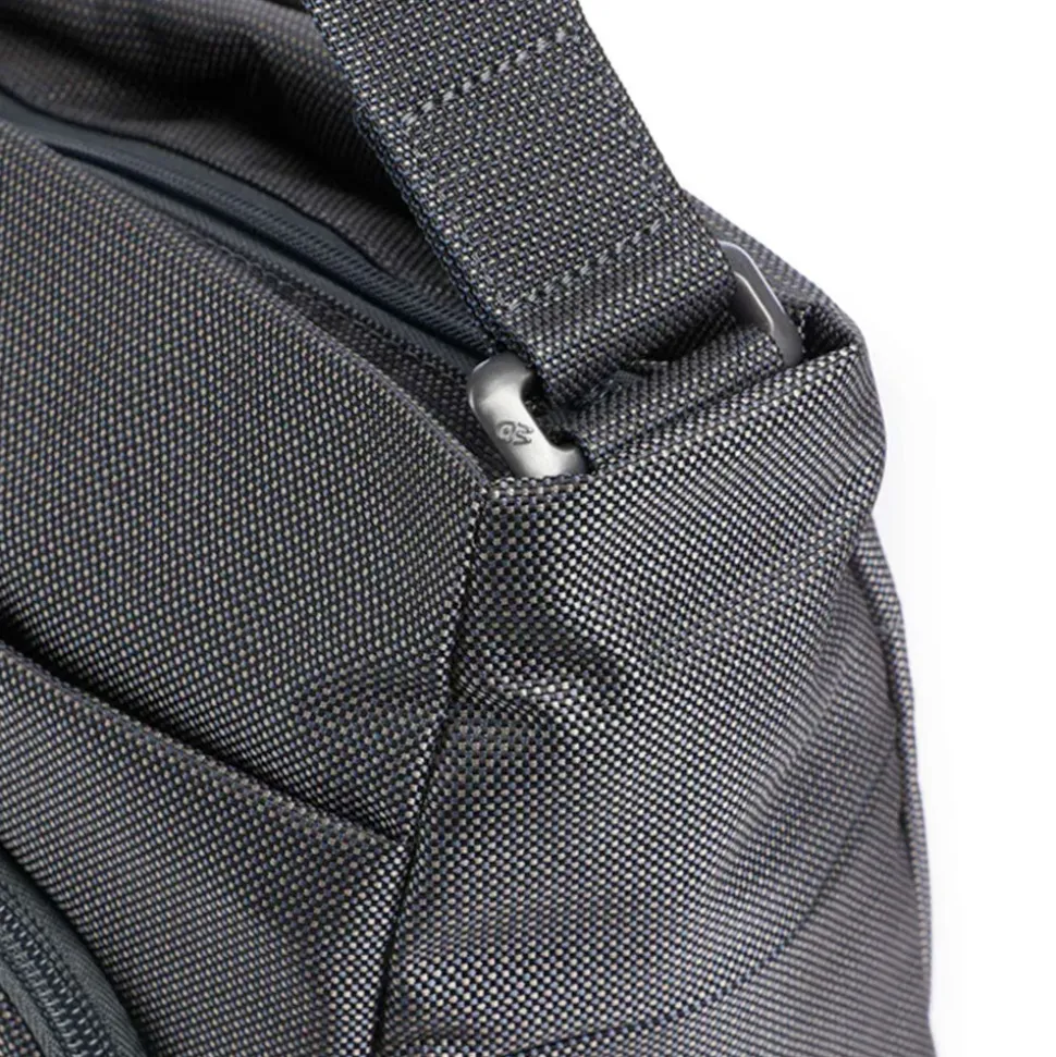 Borsa Donna a Tracolla con Tasca Frontale MANDARINA DUCK in Tessuto Linea MD20 Colore Steel