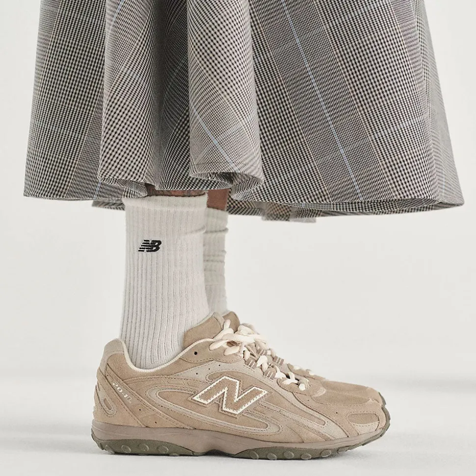 Sneakers Donna NEW BALANCE 204L in Mesh e Suede Mushroom e Arid Stone