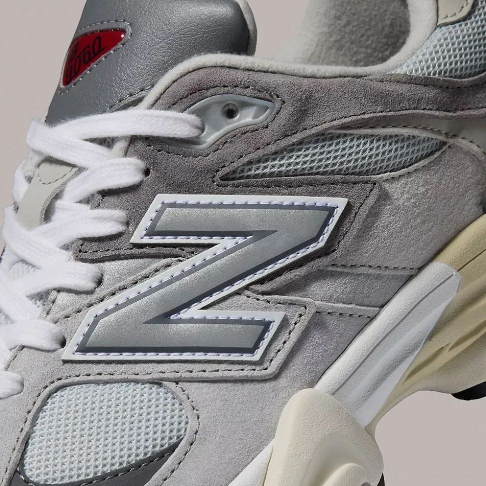 Sneakers Running NEW BALANCE 9060 in Suede e Tessuto Rain Cloud Castlerock e White